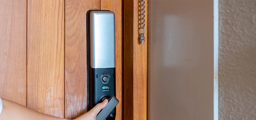 Home Security Electronic Locks Upgrades in Willowbrook, CA