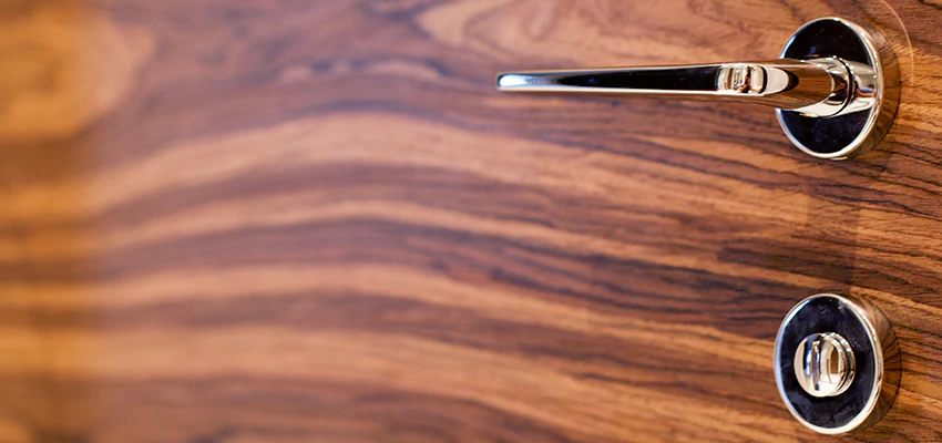 On Demand Locksmith For Key Fobs Repair in Willowbrook, California